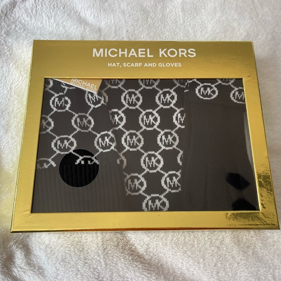 Michael Kors Black and White Knit Hat, Scarf and Gloves set - Picture 2 of 3